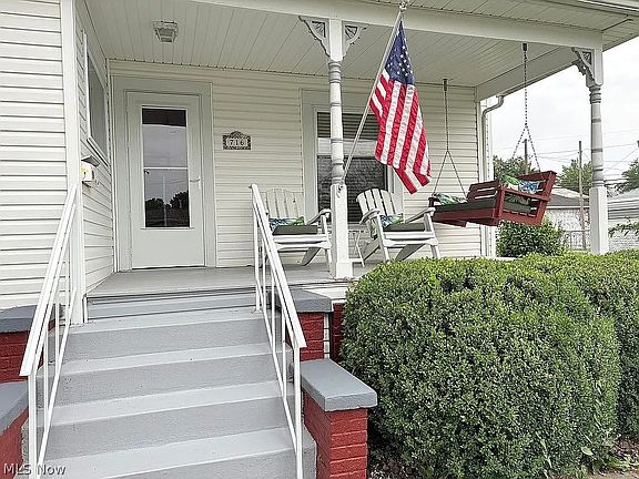 2nd image of 716 Belford St