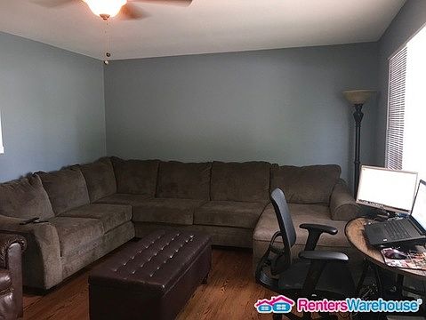 3rd image of 220 Humes Ln