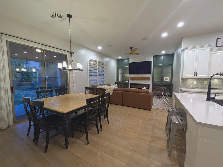 4053 E Reins Rd — Photo 3
