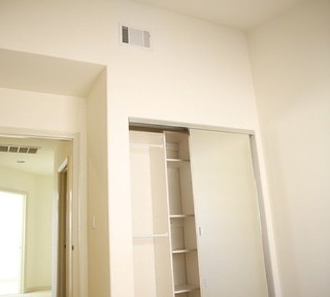 5th image of 823 S Gramercy Dr #2