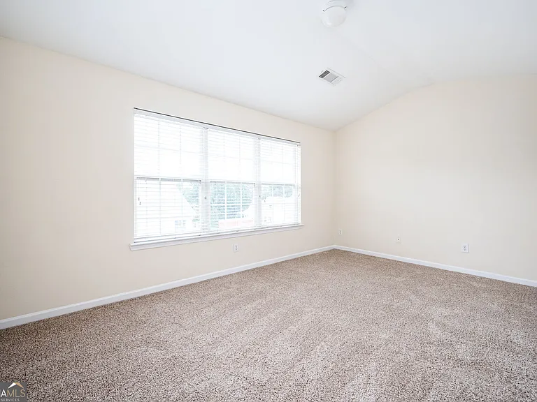2213 Leicester Way SE — Photo 16