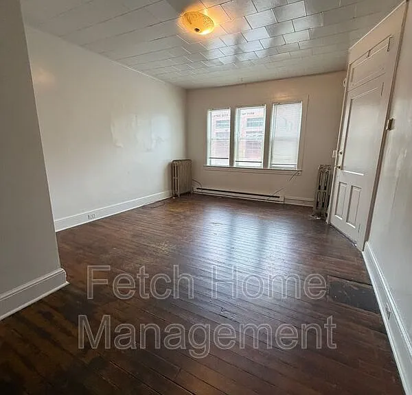 422 W King St #1 — Photo 1