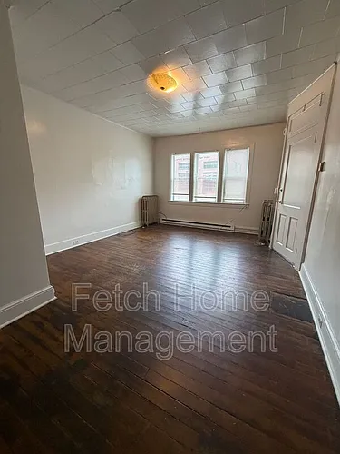 422 W King St Photo 1