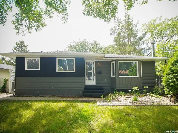 61 Bannister AVENUE, Regina, SK S4R 5K8