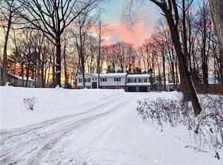 19 Rustic Dr, Essex Junction, VT 05452