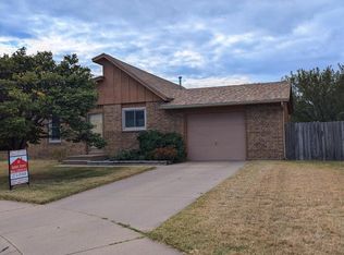 2005 N Mohawk Dr, Garden City, KS 67846