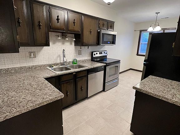 3rd image of 6517 N California Ave APT 302