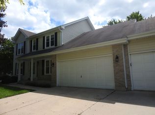 950 Barlina Rd, Crystal Lake, IL 60014