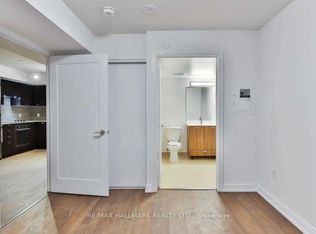 275 Village Green Sq #1825, Toronto, ON M1S 0L8