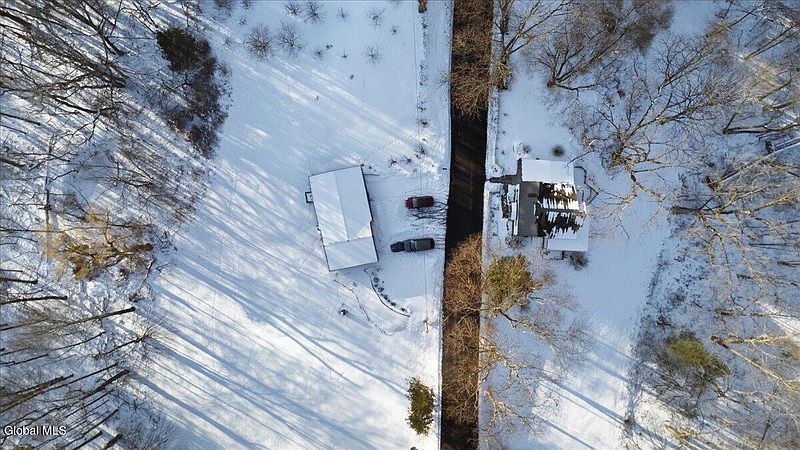 2nd image of 64 Putnam Road