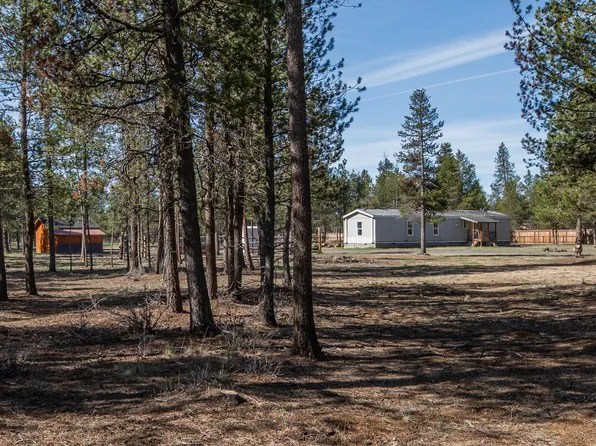 8859 Split Rail Rd, La Pine, OR 97739