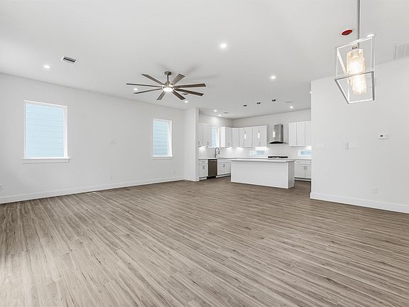3rd image of 1422 W 34th 1/2 St