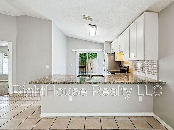 2nd image of 5235 Florida Holly Dr