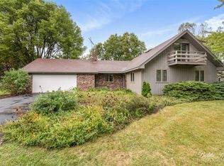 15N030 Walnut Ln, Dundee, IL