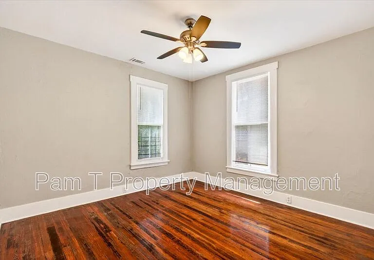 118 W 56th St — Photo 9