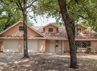 7121 Robinhood Ln, Fort Worth, TX 76112