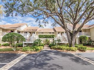 205 Courtside Dr #B-201, Naples, FL 34105