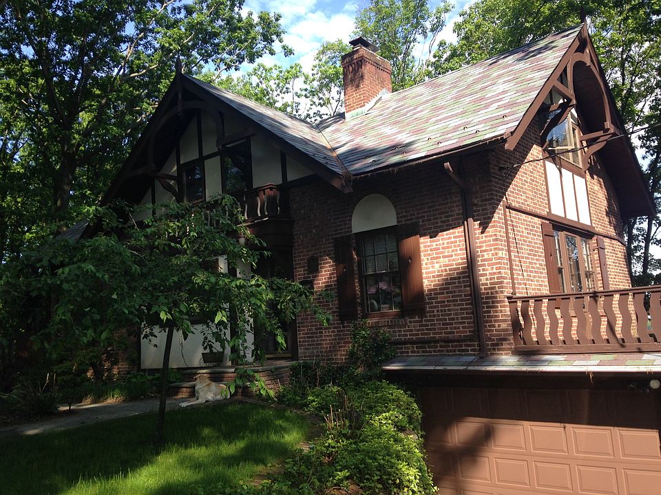 1st image of 1 Twin Oak Dr
