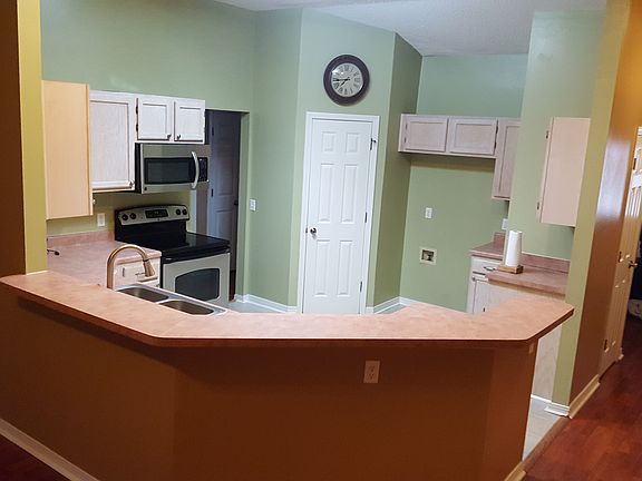 3rd image of 214 Madewood Dr