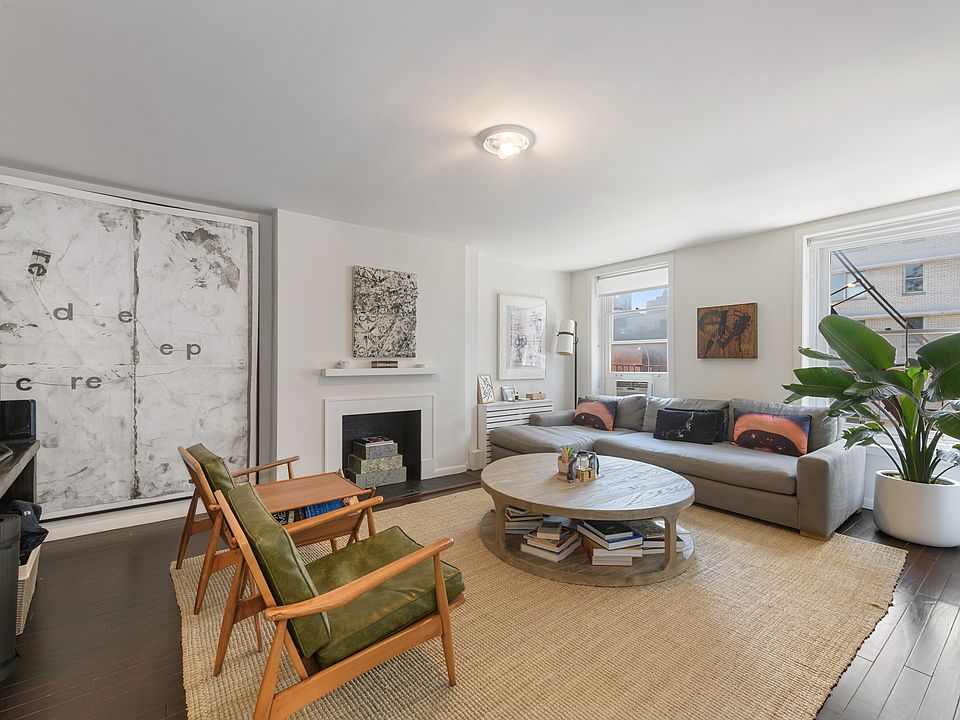 1st image of 24 Greenwich Ave APT 2
