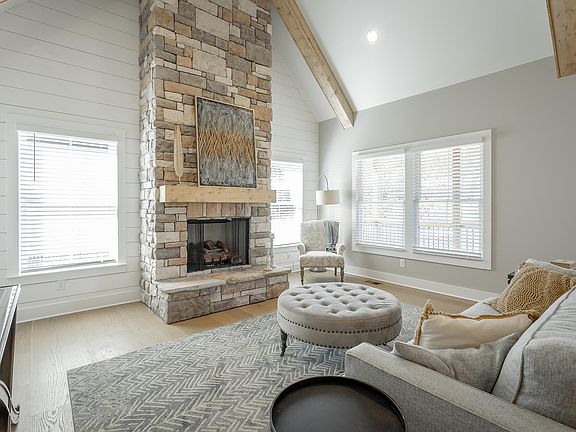 2nd image of 7587 Paxton Cir