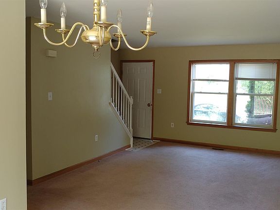 4th image of 120 Cullen Ct