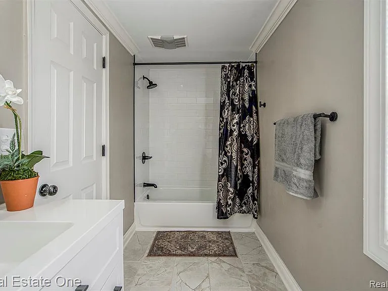 51275 Seven Mile Rd — Photo 19