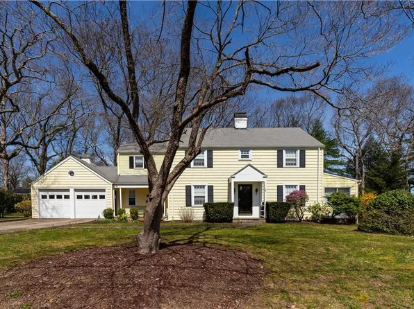 263 Crestwood Rd, Warwick, RI 02886