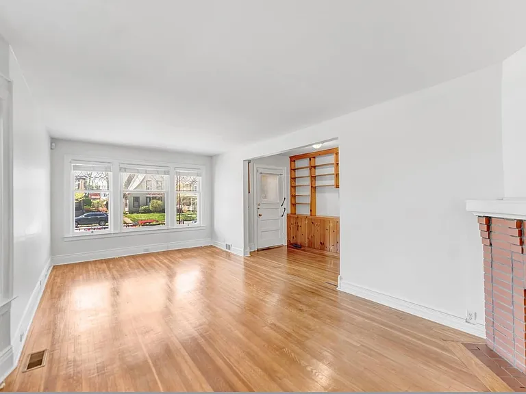 181 Richmond Ave #1 — Photo 4