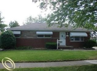 27218 Floral St, Roseville, MI