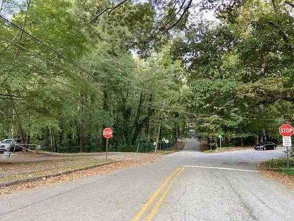 Exterior Neighborhood (street photo)