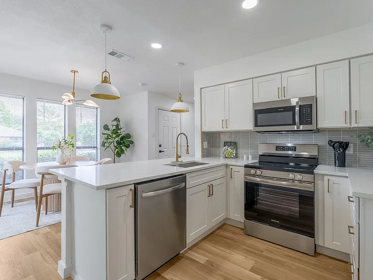 306 Bardfield Ave #306 — Photo 17