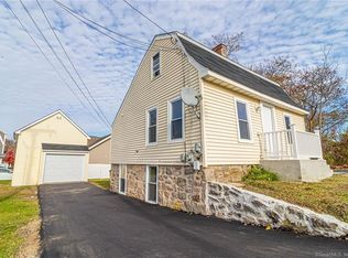 12 Fort Hill Rd, Groton, CT 06340