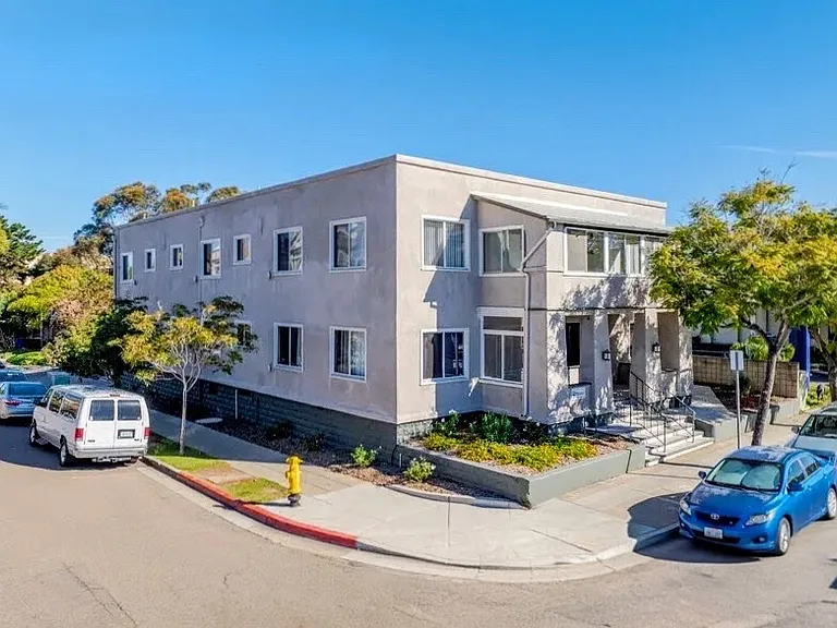 630 W Washington St #11 — Photo 3