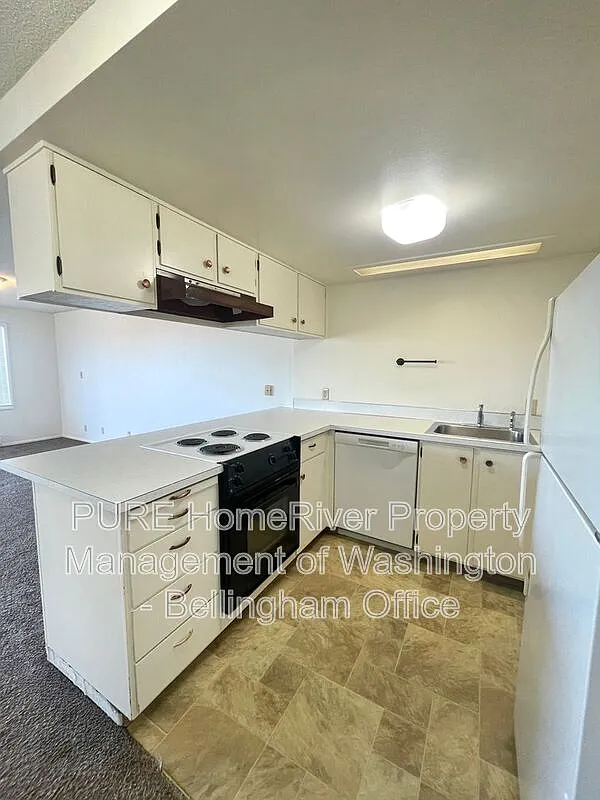 2 bed, 1.0 bath, 1285 sqft, $1,875 — Photo 2
