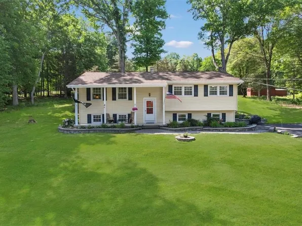 60 Peacock Circle, Washingtonville, NY 10992