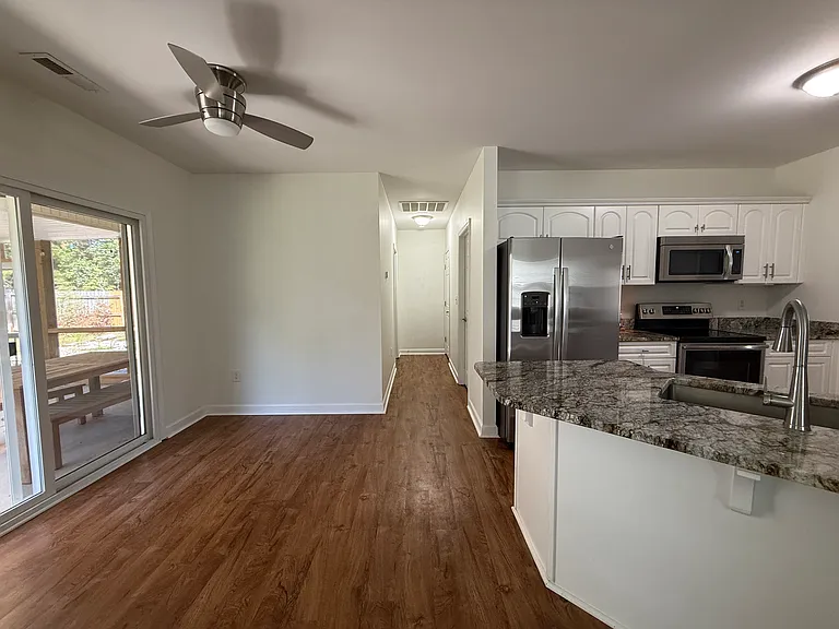 305 Gold Leaf Dr — Photo 8