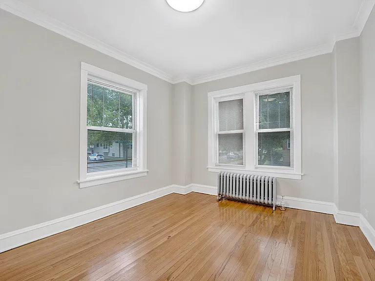 4742 W Roscoe St #2 — Photo 10