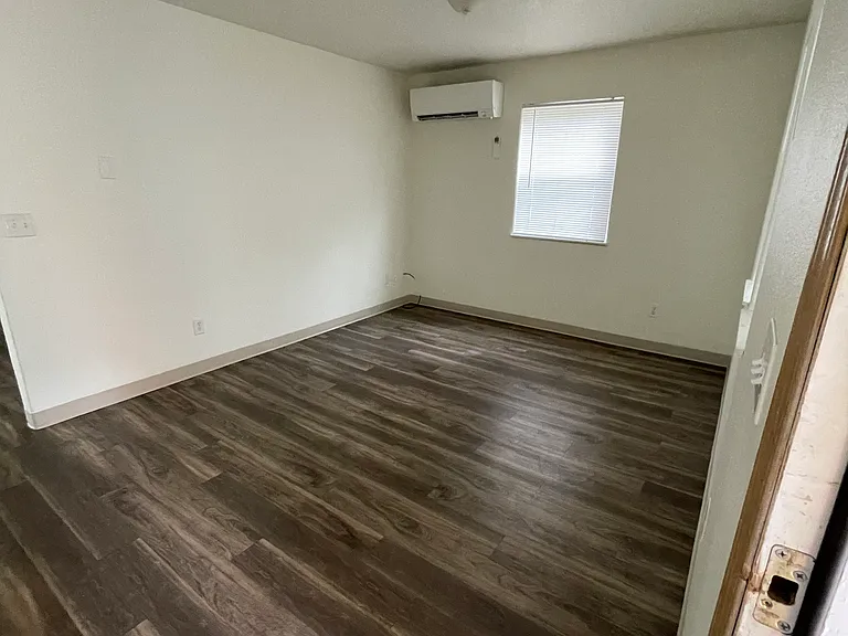 2420 T St — Photo 5