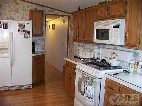 4th image of 12 Parkway Dr