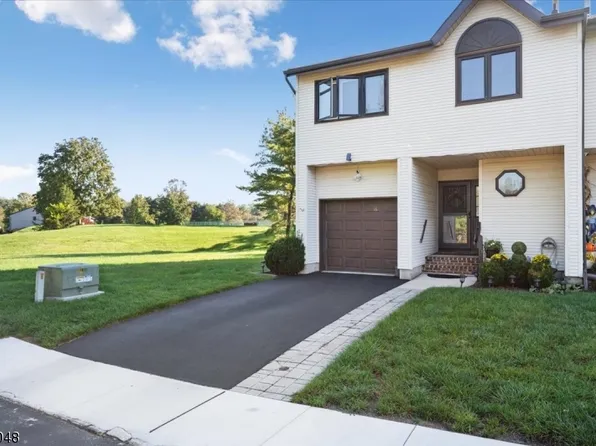16 Olive Ct, Raritan Twp., NJ 08822