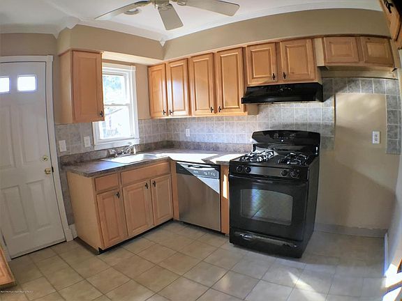 3rd image of 2207 2nd Ave