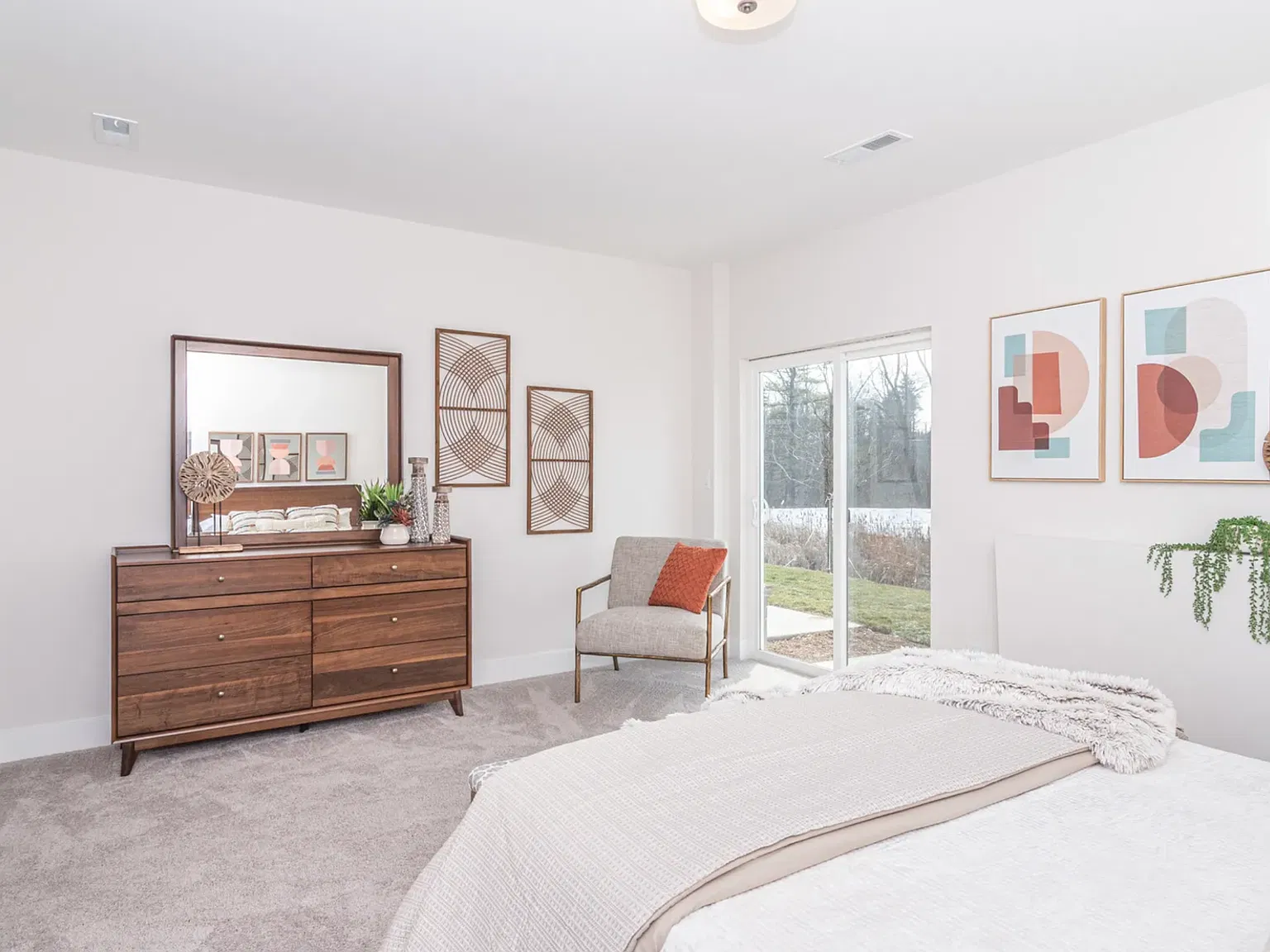 4 bed, 2588 sqft, $1,200 — Photo 4