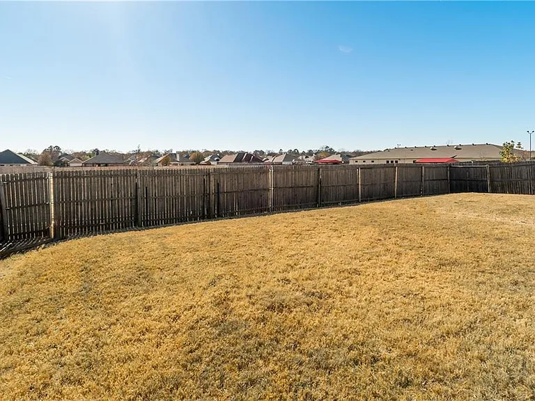 225 Glenview Dr — Photo 21