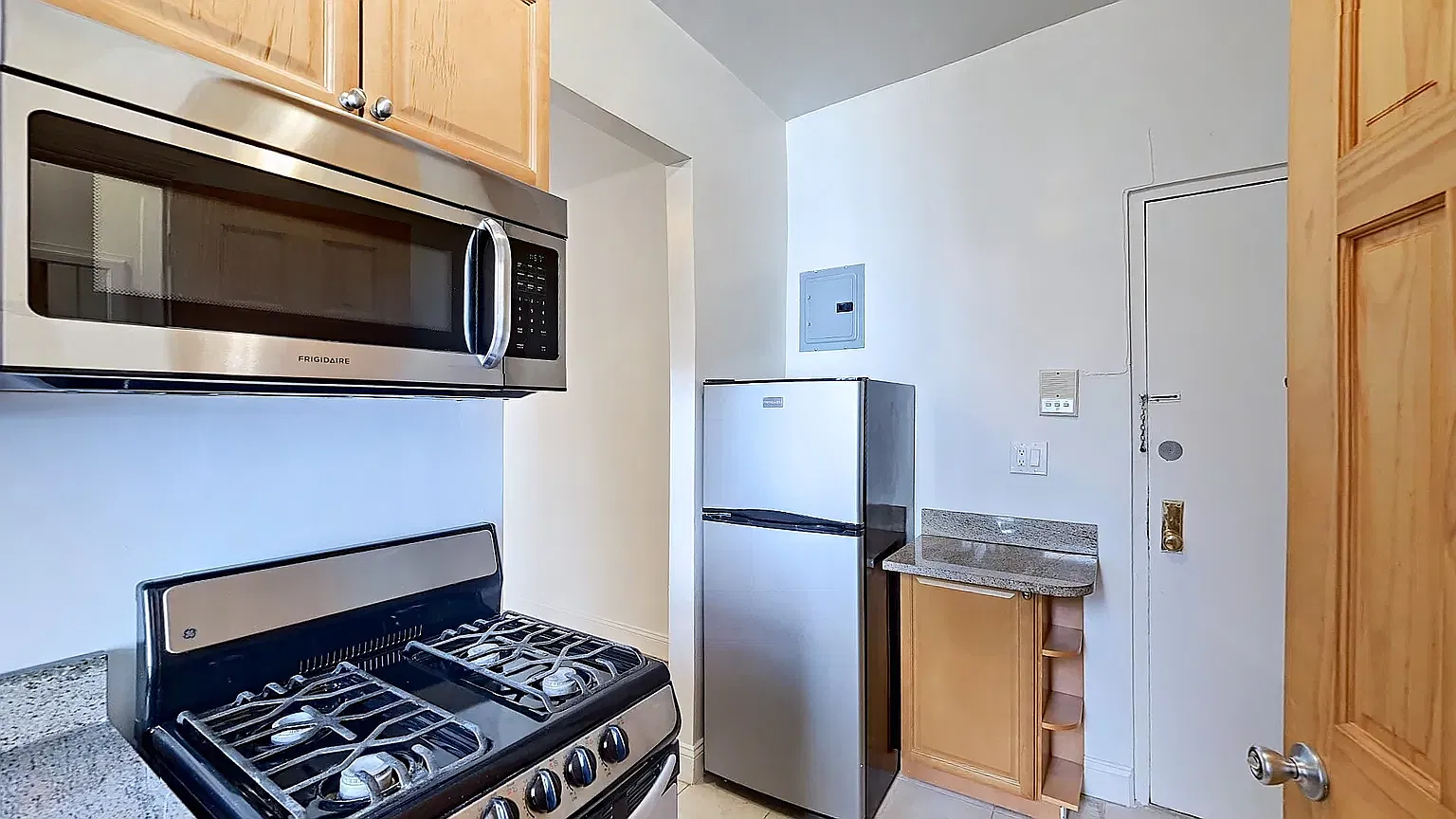 230 Thompson Street — Photo 2