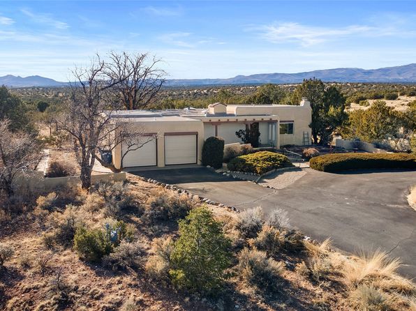 102 La Senda Rd