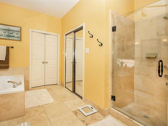 5th image of 11513 Charlotte Ln