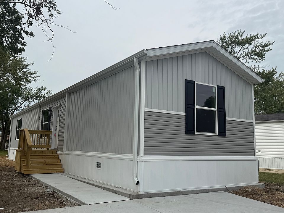 1st image of 13 Hearthside Rd