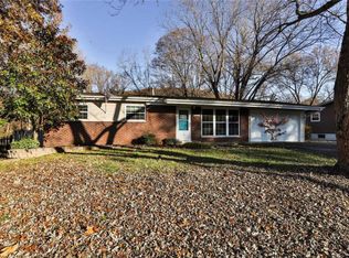 2852 Paula Ln, High Ridge, MO 63049