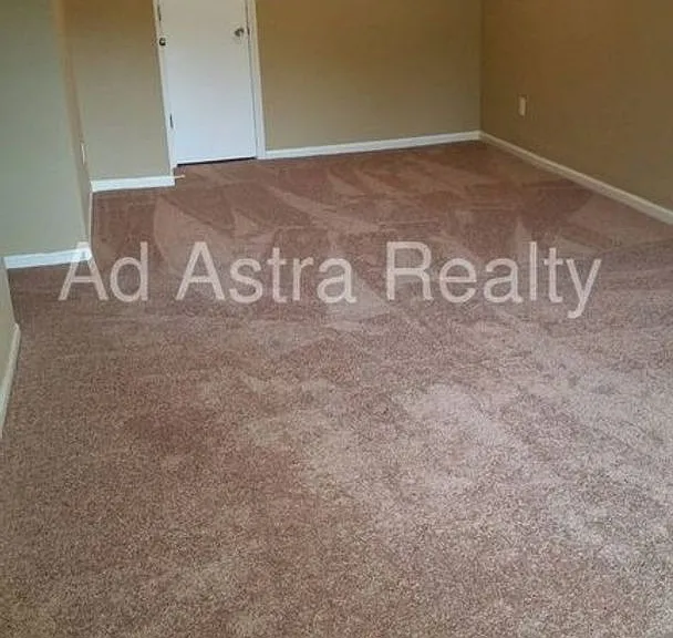 6136 Long Ave — Photo 3